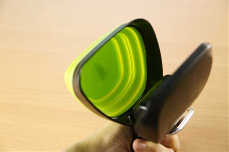 Coletor de fezes dobrável